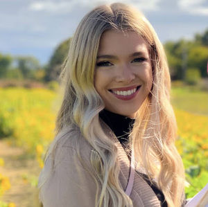 Meet your Posher, Abby